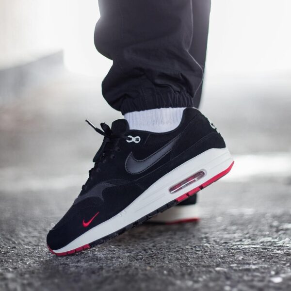 Air Max 1 Black/ Red